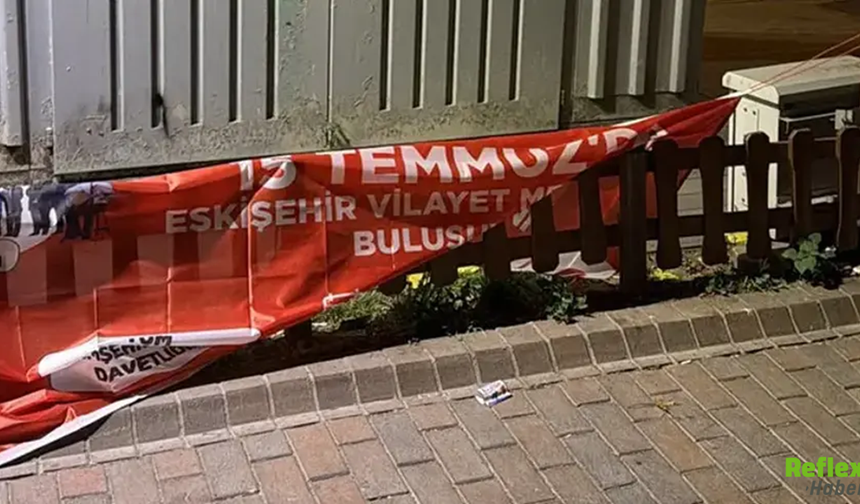 Eskişehir'de 15 Temmuz Afişleri Tartışması! AK Parti'den Sert Tepki
