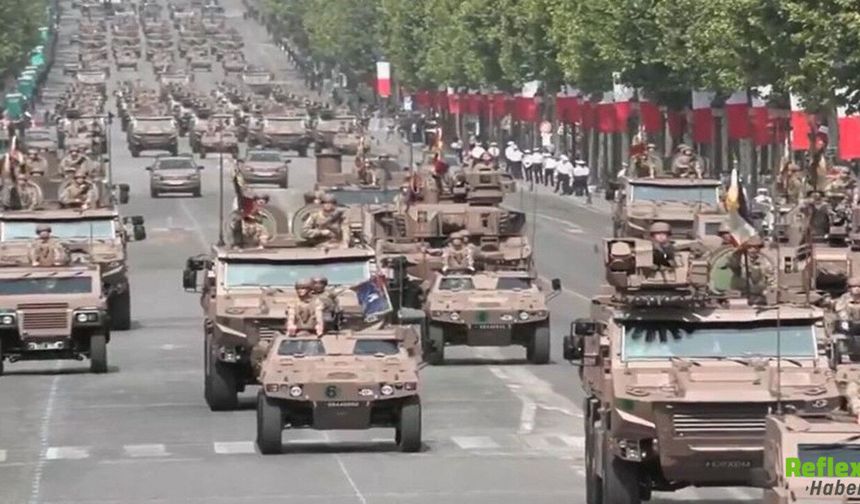 Fransa'da Avengers Müziğiyle Askeri Geçit! Sosyal Medyada "Kıyamet Mi Geliyor?"