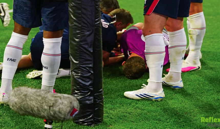 İngiltere'ye Henderson Şoku! Kutlamalarda Yaşanan Sakatlık Moralleri Bozdu