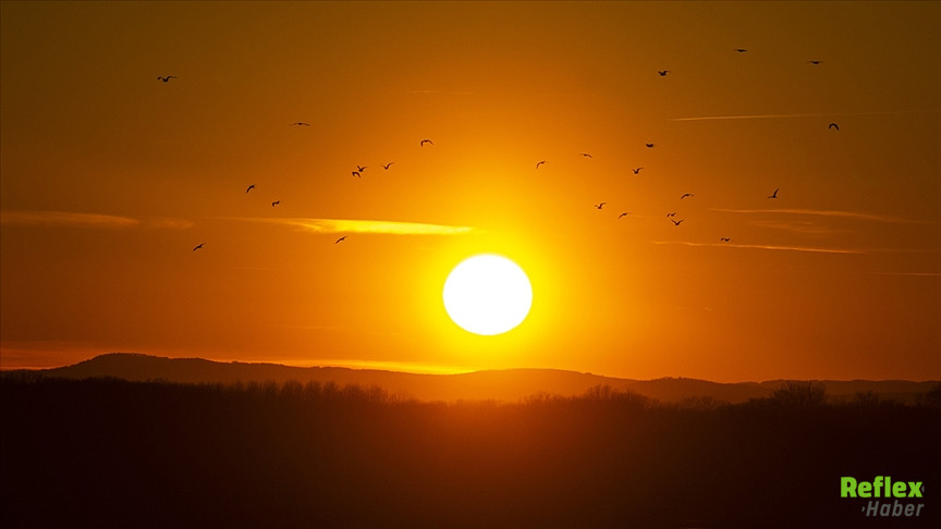 Güneşin Sarı Renkte Gözükmesini Sağlayan Nedir-1