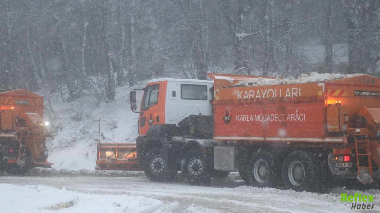 İstanbul Ankara Yolunda Kar Sürprizi Bolu Dağı 10 Santimetreyi Gördü2