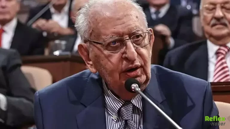 Hüsamettin Cindoruk Kimdir