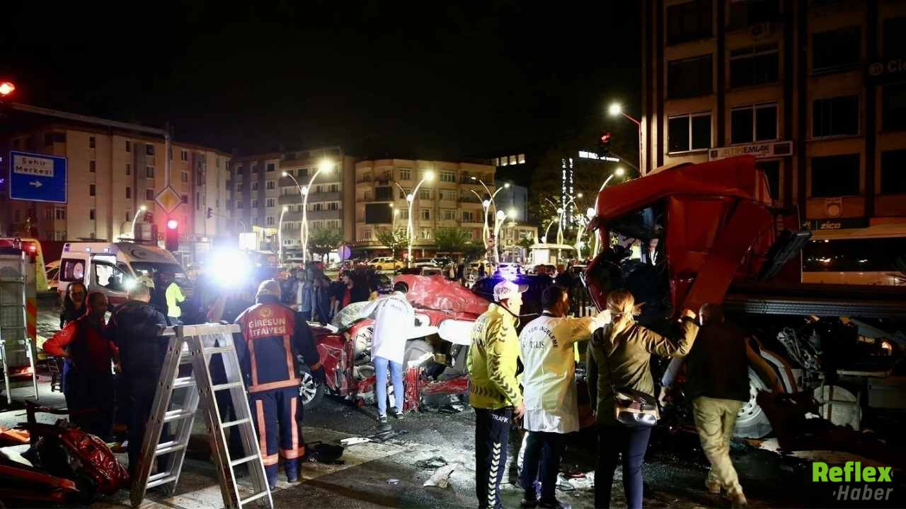 Giresun’da Feci Kazatır İki Otomobile Çarptı, 5 Ölü 6 Yaralı1