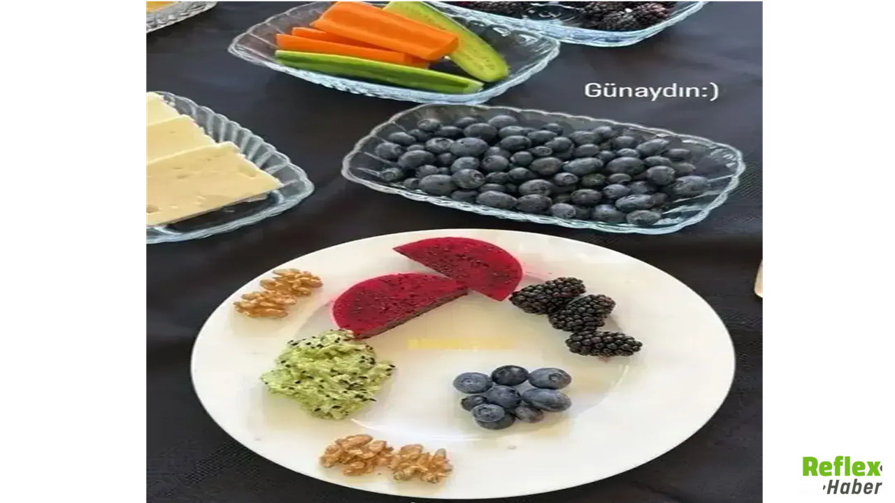 Çağla Şıkel'in Kahvaltı Tabağı Yine Gündemde! Bu Kez Nedeni Hamburger1