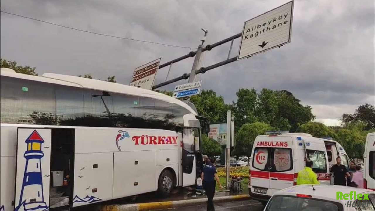 İstanbul’da Yolcu Otobüsü Dehşeti! Otomobile Çarpıp Direğe Saplandı 30 Yaralı2