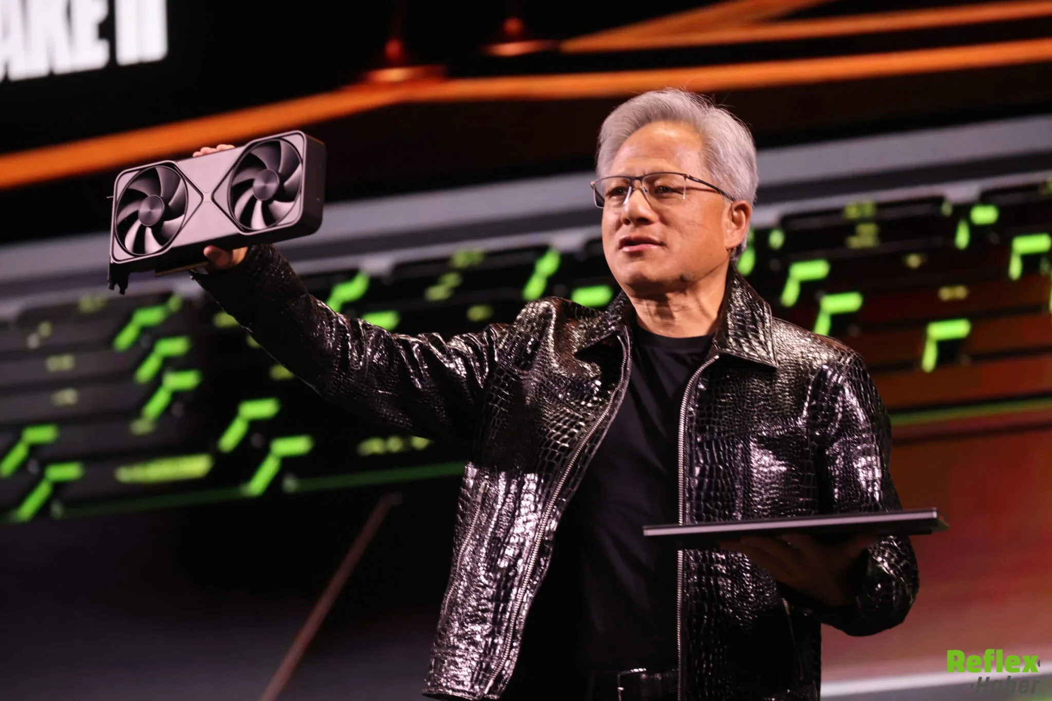 Nvidia Ceosu Jensen Huangin Deri Ceketi Acik Artirmada 960 Bin Dolara Satildi 2